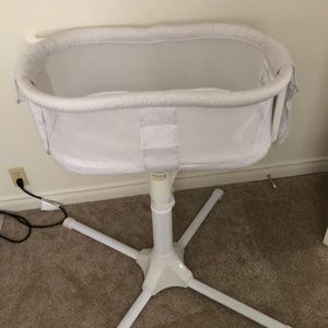 Halo Swivel Bassinest